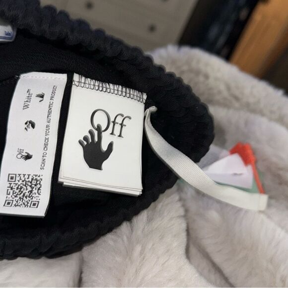 NWT 695.00 OFF WHITE Rainbow Sweatpants in Black Multi SIZE  XXS - Picture 7 of 7